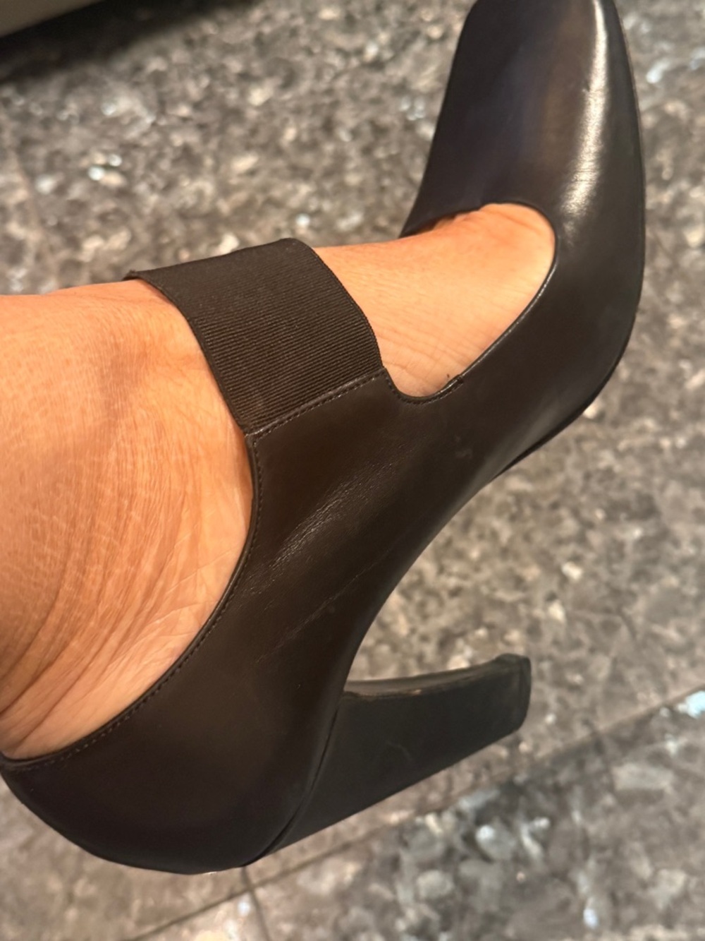 Prada Elegant Black Leather Heels - Picture 2 of 3